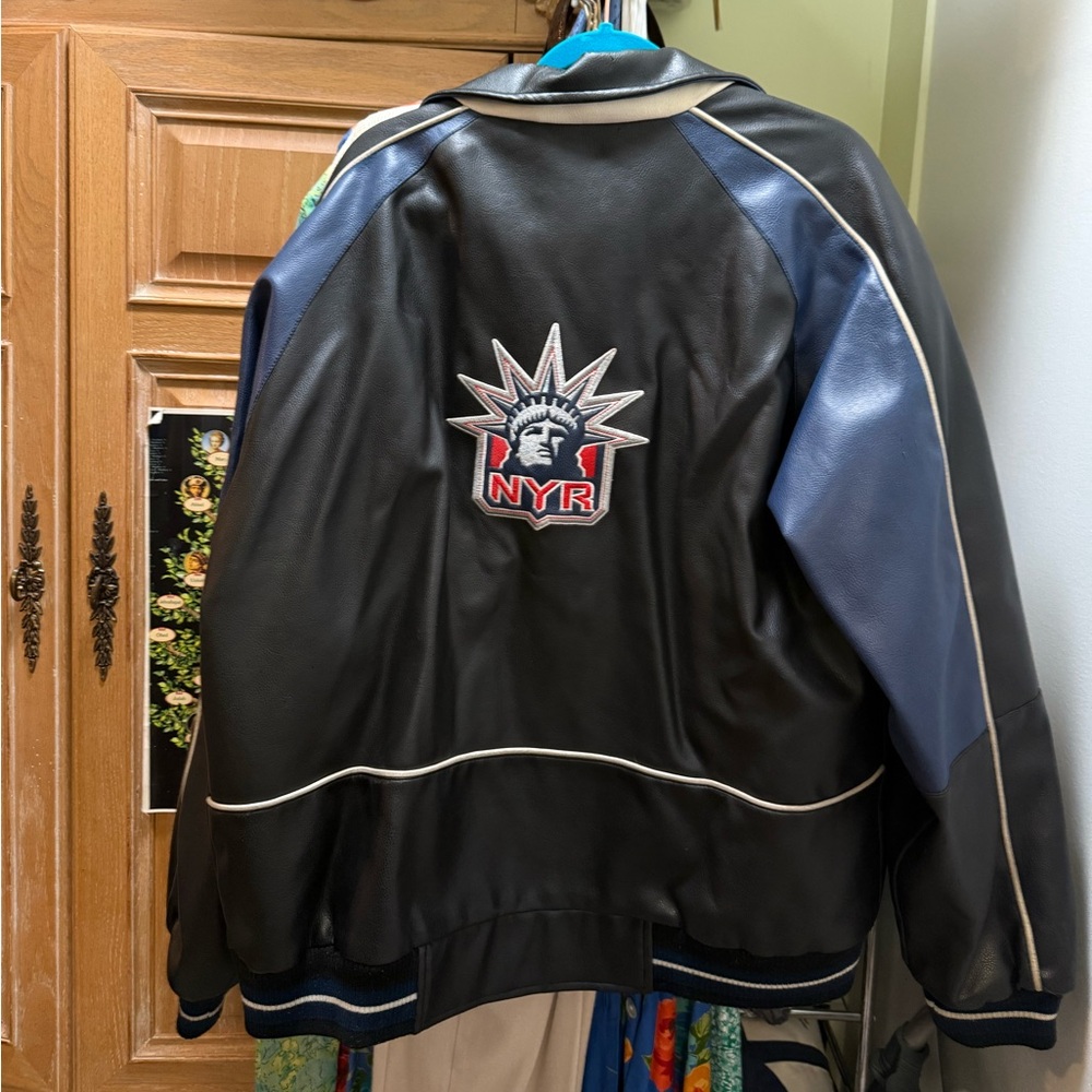 Vintage G-III New York Rangers leather bomber jacket